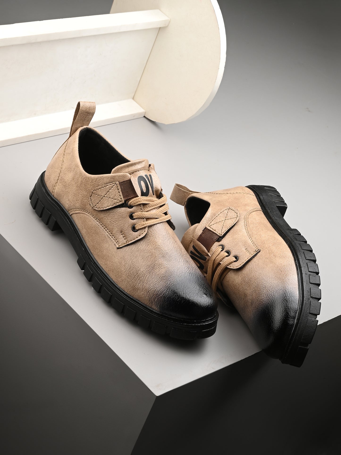 Men’s Beige Casual Shoes – Flexible Design with Cushioned Foam Insole for Comfort