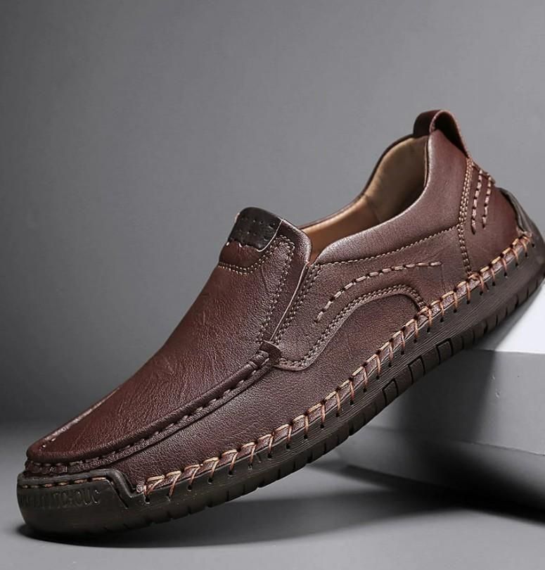 Men’s Stitching Breathable Slip-On Shoes – Anti-Skid Casual Footwear in Black/Brown