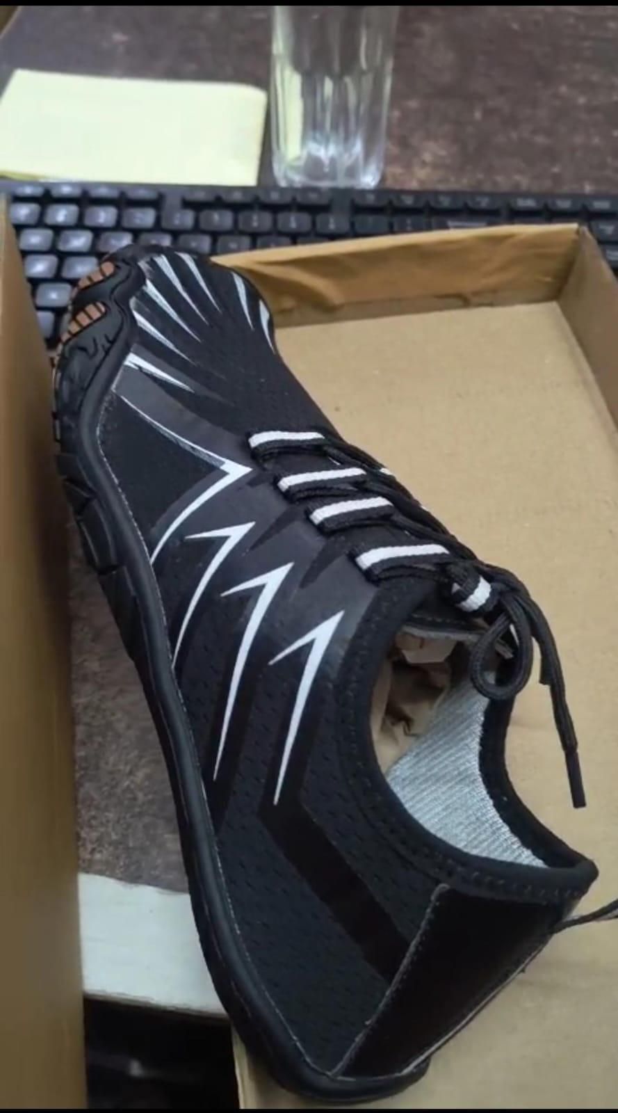 Men’s Non-Slip Barefoot Shoes – Black Mesh Casual Lace-Up Shoes, Lightweight & Comfortable